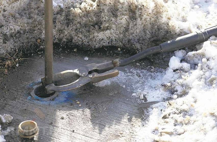 Разморозка трубы отвода воды септика в Балабаново